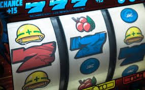 518 slot Esports PUBG Mobile Legends Myanmar ကစားသူ Bet ချနေသောမြင်ကွင်း